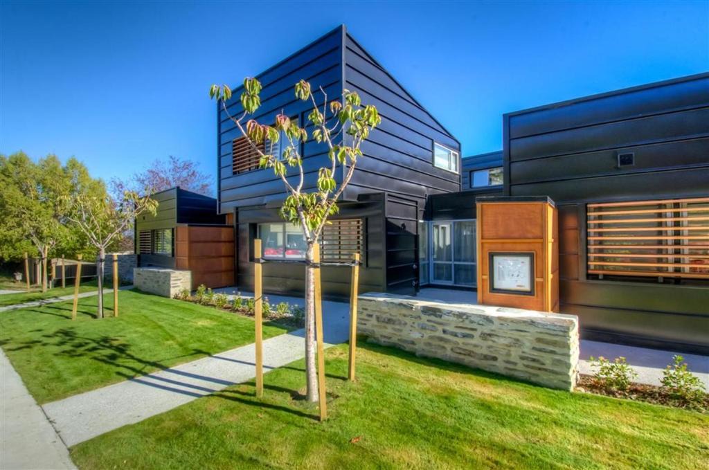 Queenstown City Centre Apartment | 22 Hallenstein Apartments by Staysouth