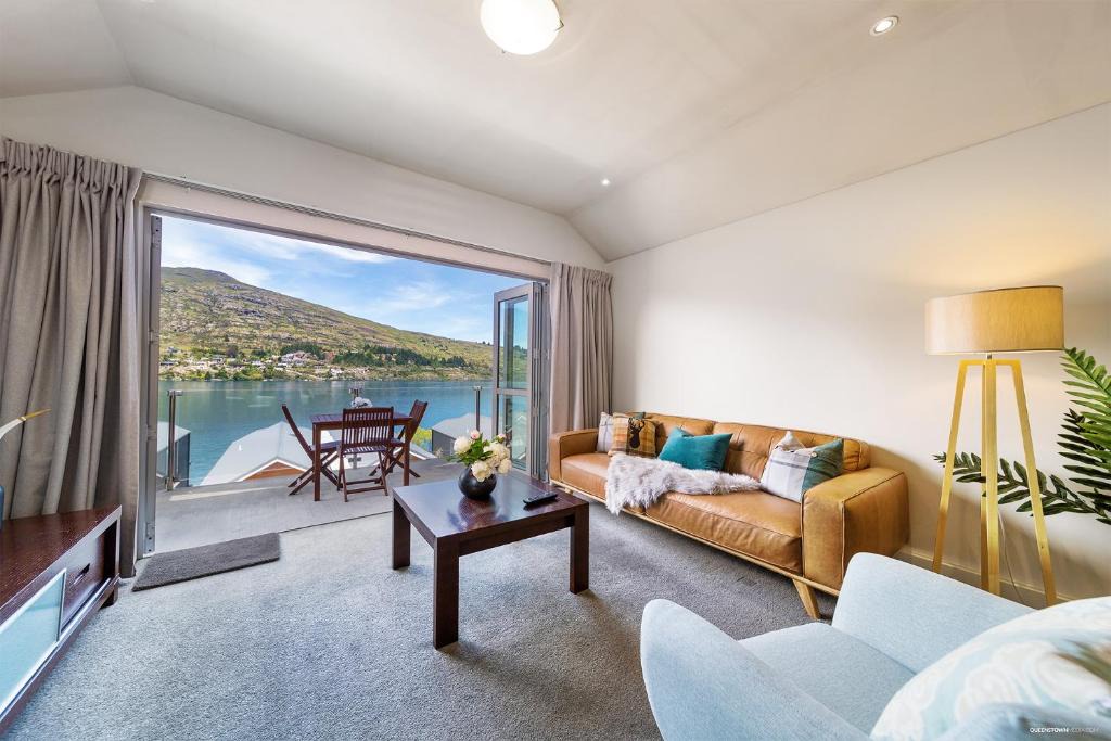 Queenstown Apartment | Alpine Village - 2 Bedroom Executive Apartment