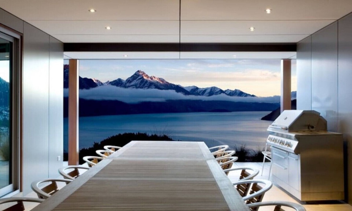Queenstown House | Ekara House, high on Queenstown Hill, 5 Bedrooms with ensuites.