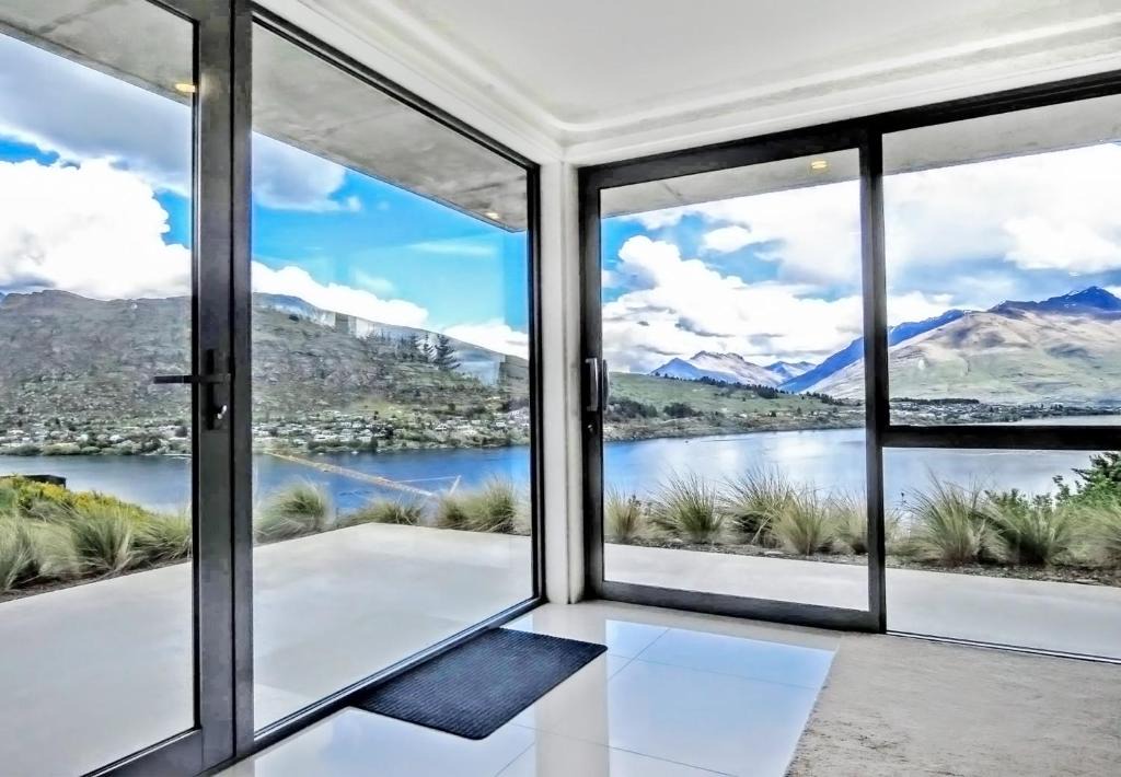 Frankton Apartment | Executive Living in Bluewater