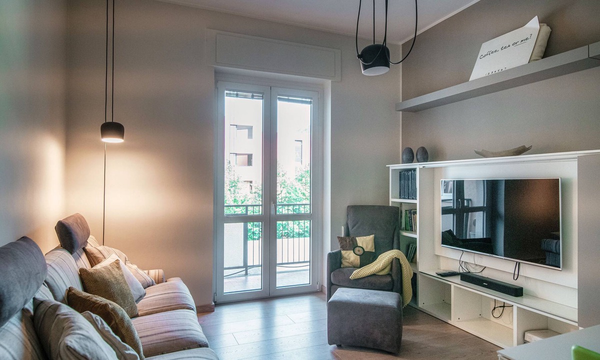 Como Apartment | JOIVY Stylish Suite 52