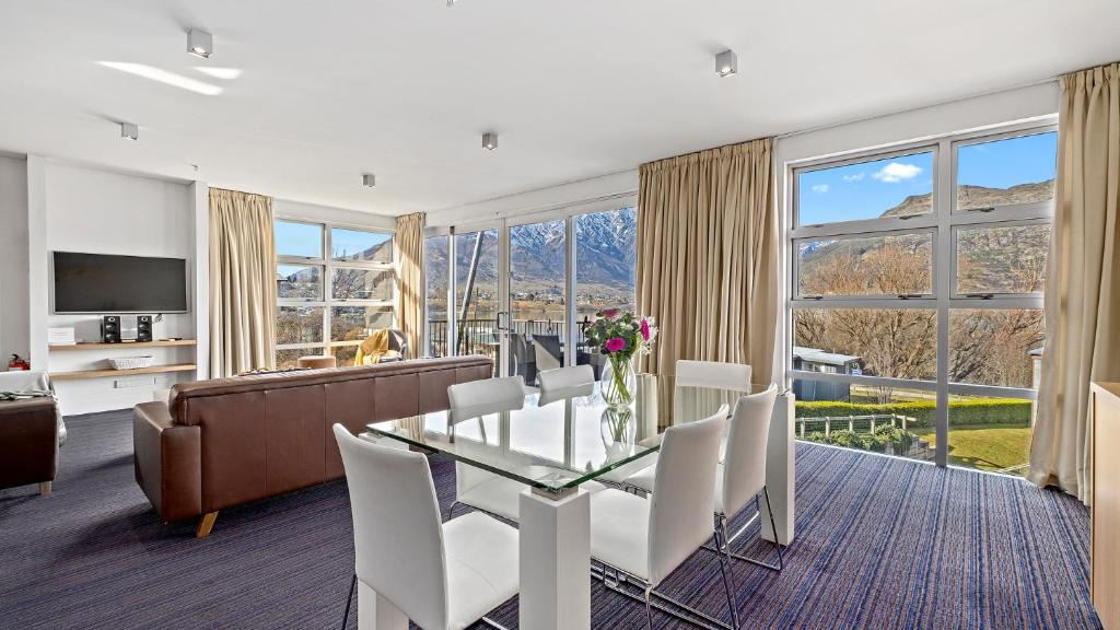 Frankton Apartment | Marina Apartment 406