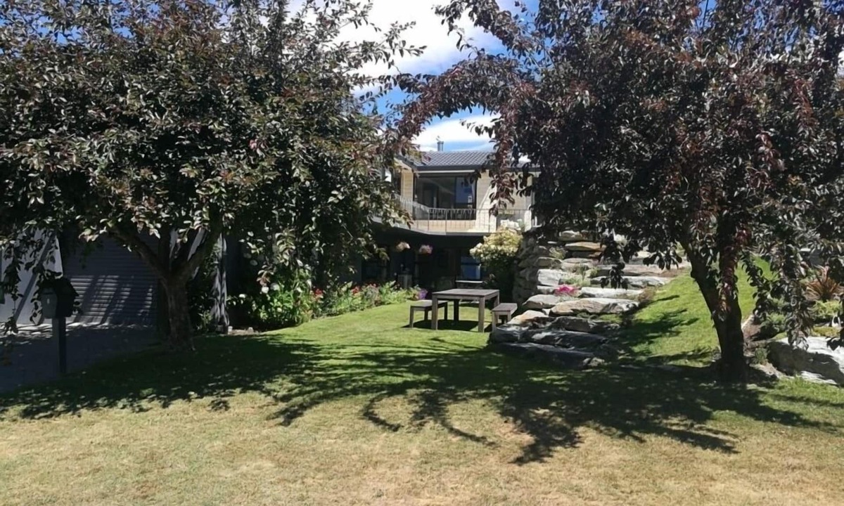 Arrowtown Apartment | Park to Mountains Apartment Arrowtown