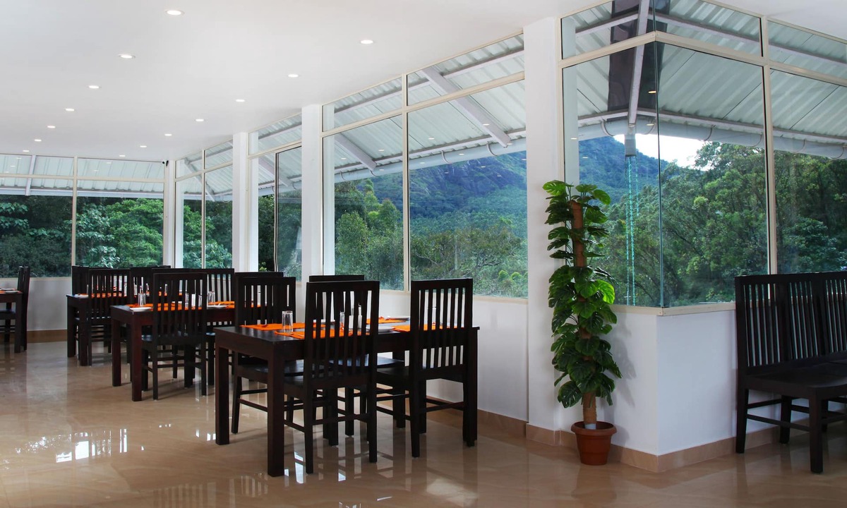 Devikolam Hotel | Pine Tree Munnar