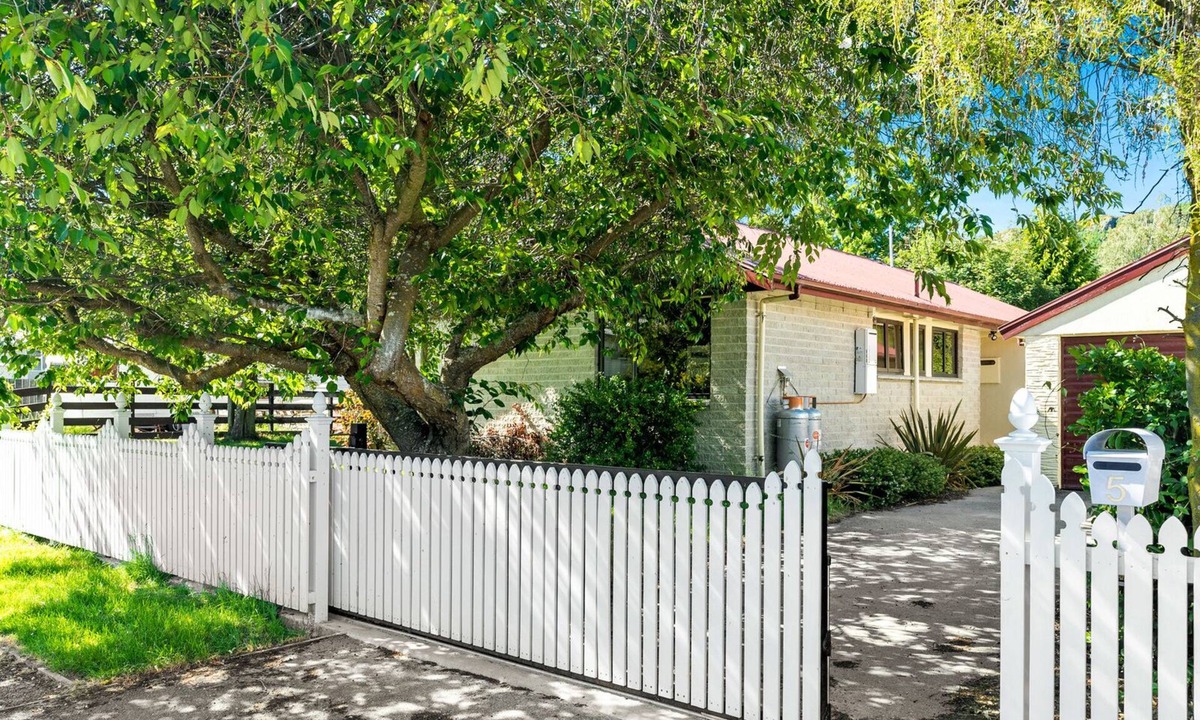 Arrowtown House | Rees on Reid - Arrowtown Holiday Home