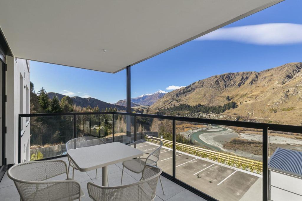 Arthur's Point Apartment | Rihir Apartment @ the base of Coronet Peak