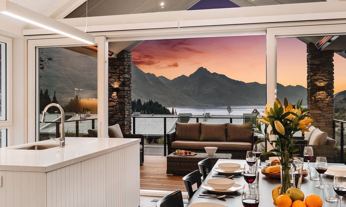 Stonehill Villa | Queenstown City Centre