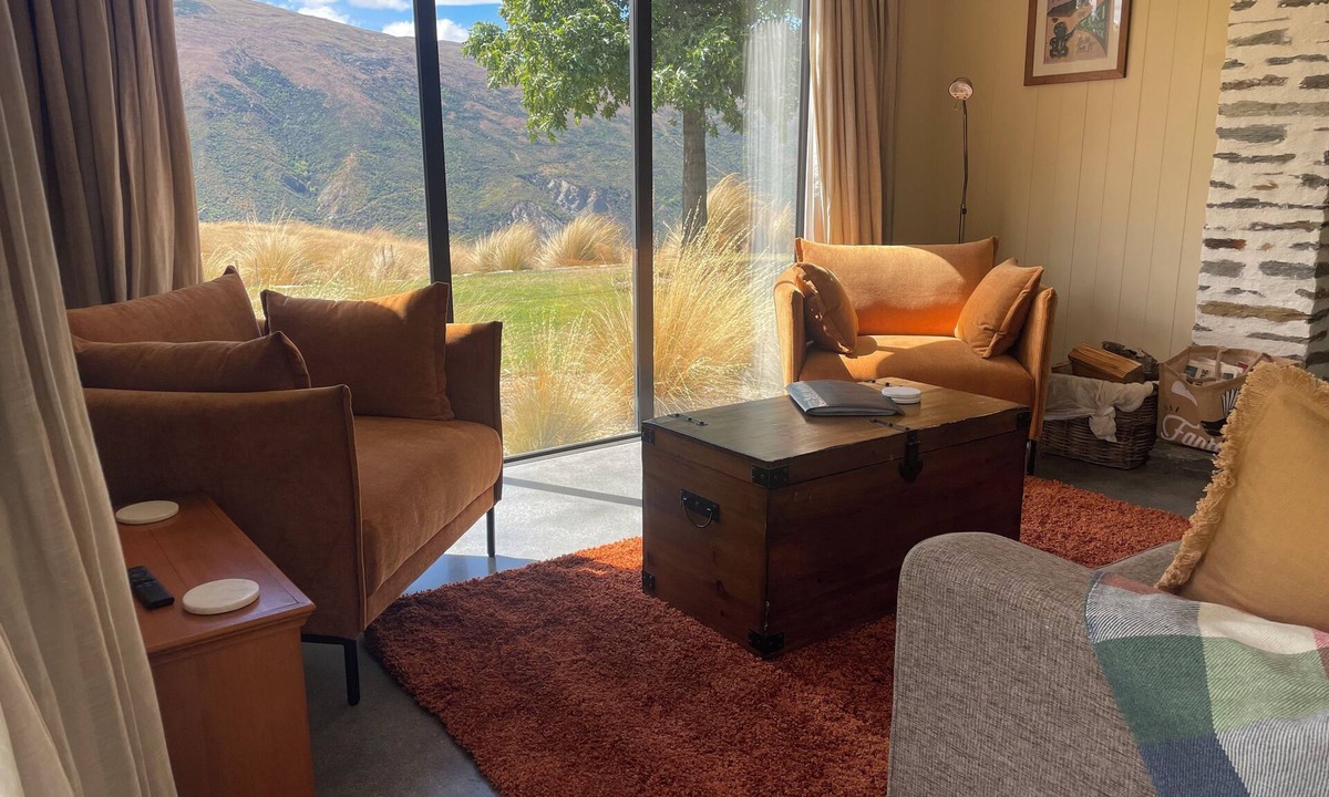 Gibbston Villa | Up in the mountains! Luxury self contained unit.