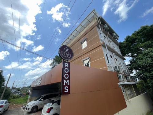 Kalamassery Hotel | V Stays CUSAT couple friendly budget stays