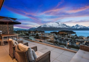 Catalina's Penthouse 6 | Spacious | Central Apartment
