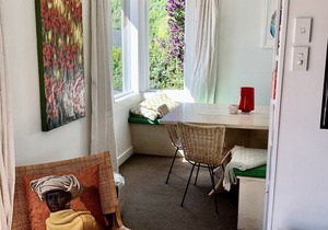 Classic cottage, renovated and well appointed
