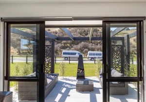 DOLCE VITA - QUEENSTOWN HOLIDAY HOME, family friendly in Arrowtown
