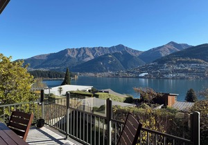KELVIN HEIGHTS, QUEENSTOWN - lake views, sunny