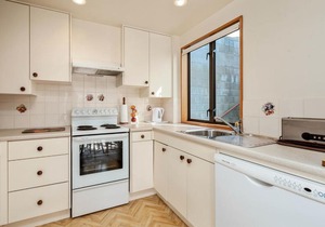Lakefront Cottage - Queenstown Holiday Unit