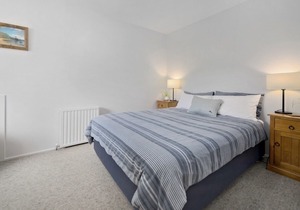 Poplar Lodge - large comfortable home, 7 bedrooms. Enjoy the space!