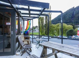 Lodge Backpackers | Queenstown City Centre