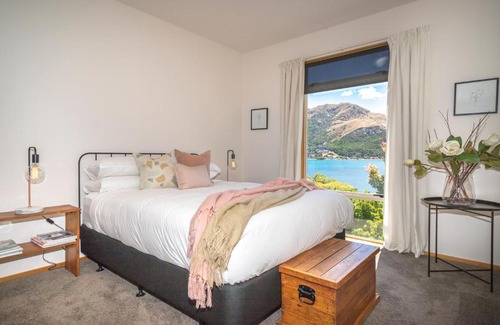 Kelvin Heights House | 135 Peninsula