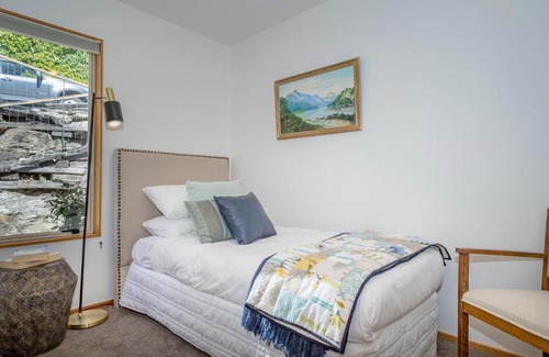 Kelvin Heights House | 135 Peninsula