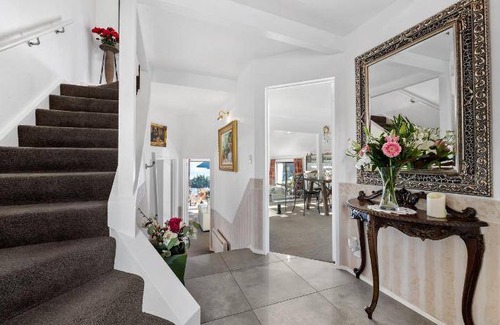 Queenstown City Centre Bed & Breakfast | 2000 m² Bed and breakfast ∙ 4 bedrooms ∙ 127 guests