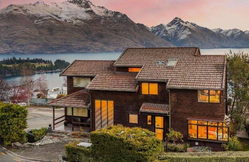 Queenstown City Centre Bed & Breakfast | 2000 m² Bed and breakfast ∙ 4 bedrooms ∙ 127 guests