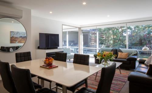 Queenstown City Centre Apartment | 22 Hallenstein Apartments by Staysouth