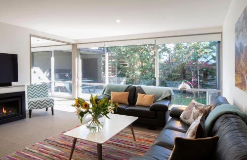 Queenstown City Centre Apartment | 22 Hallenstein Apartments by Staysouth