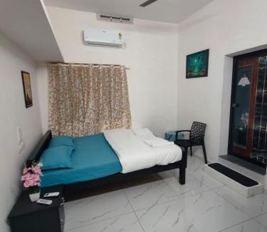 Vypin House | A cozy home by the beach