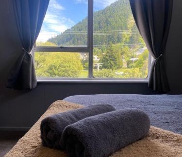 Queenstown City Centre Hostel | Alpine Lodge Queenstown