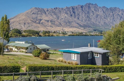 Frankton Apartment | Amazing views - Marina Quarters 206B