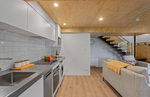 Sunshine Bay Cabin | Arawata Luxury Chalet