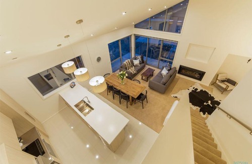Frankton Apartment | Bluewater Queenstown - Stunning Lake Views
