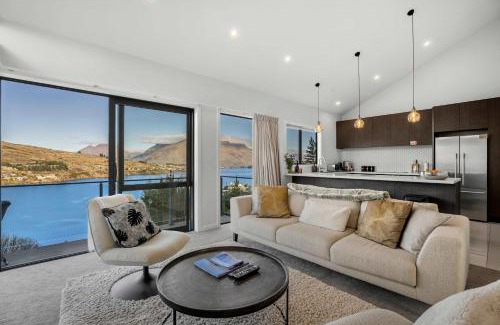 Frankton House | Bluewater Views