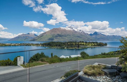 Queenstown House | Breathtaking Views - Panorama Terrace Luxury