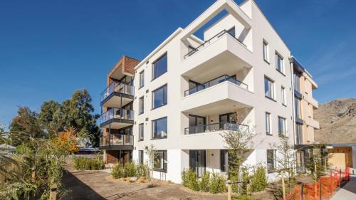 Arthur's Point Apartment | Coronet Quarters