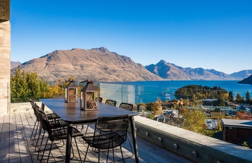 Queenstown City Centre Villa | Edinburgh Heights by Sotheby's Luxury Rental Homes