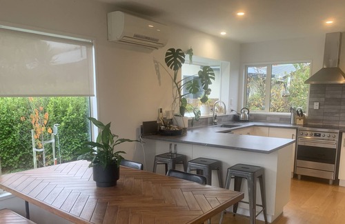 Kelvin Heights House | Family Friendly 2 Bedroom House