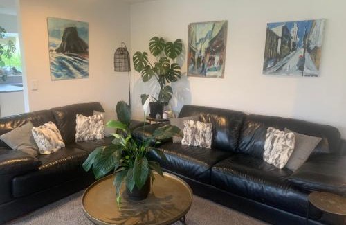 Kelvin Heights House | Kelvin Heights - Sunny 2 Bed Home