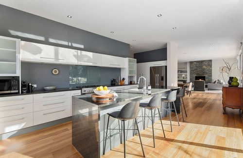 Arrowtown House | Kinsale - Spa, Pool, Gym and Tennis!