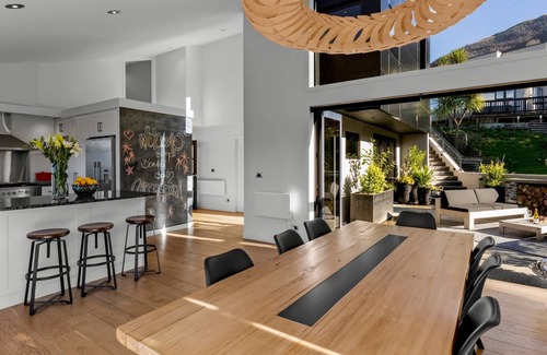 Fernhill House | Matakauri House by MajorDomo - Stylish Four Bedroom Villa