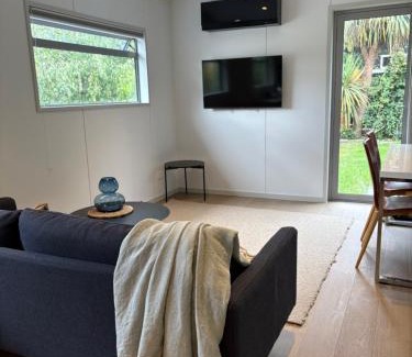 Arthur's Point Apartment | Morning Star Studio B