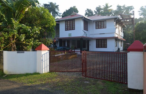 Kizhake Chalakudi Resort | Private room ∙ 4 guests
