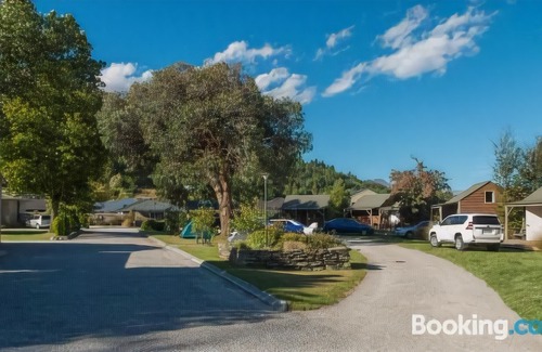 Arthur's Point Hotel | Queenstown Top 10 Holiday Park