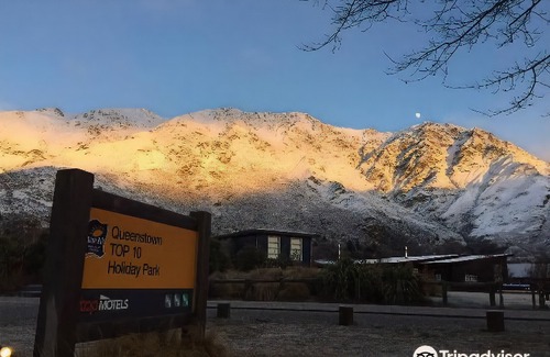 Arthur's Point Hotel | Queenstown Top 10 Holiday Park