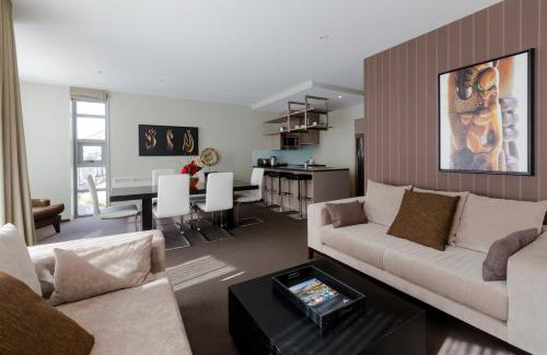 Kelvin Heights Apartment | Queenstown Village Apartments