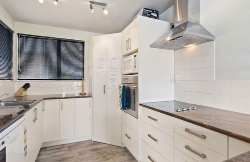 Queenstown Apartment | Remarkables Retreat 1 | Experience Queenstown's iconic views - Groups!