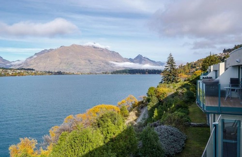 Queenstown Apartment | Remarkables Retreat 1 | Experience Queenstown's iconic views - Groups!