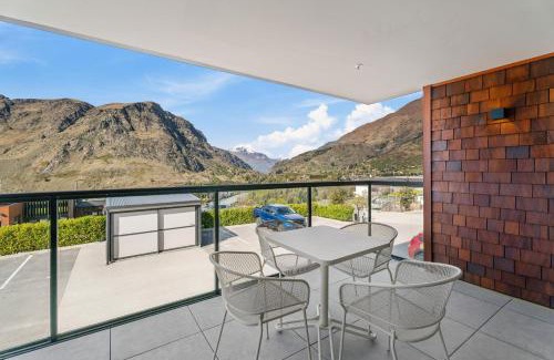 Arthur's Point Apartment | Residence du Parc by Staysouth