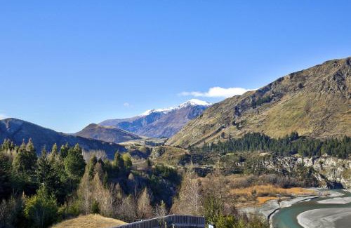Arthur's Point Apartment | Rihir Apartment @ the base of Coronet Peak