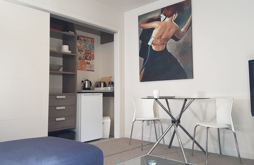 Lower Shotover House | Shotover Gold Bnb central to ski fields - Underfloor heating - Easy Access