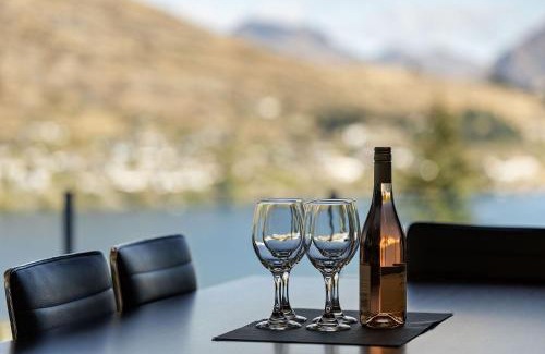 Frankton House | Viscount Haven - Lake Views